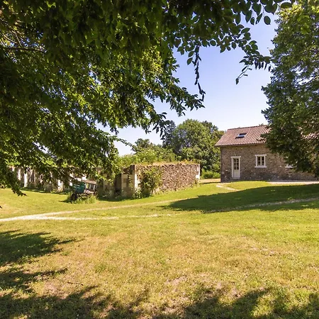 Modern In Chaleix With Swimming Pool, Cleaning Included Holiday home