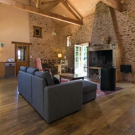 Modern In Chaleix With Swimming Pool, Cleaning Included *