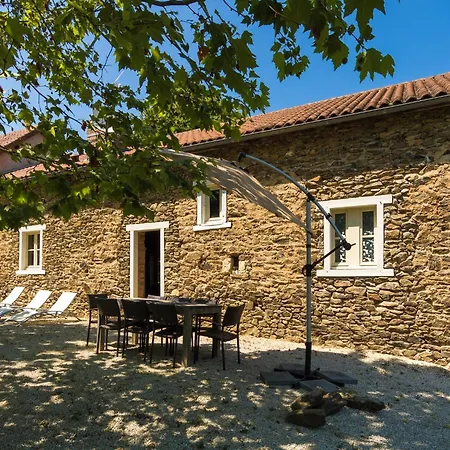Modern In Chaleix With Swimming Pool, Cleaning Included